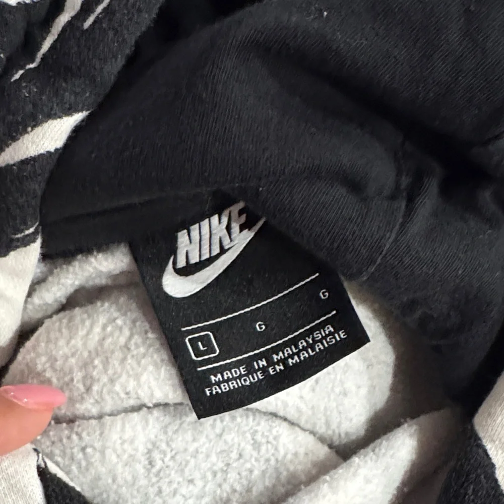 Nike Black & White Abstract Print Crewneck Hoodie with Red Swoosh - Men - Picture 3 of 3